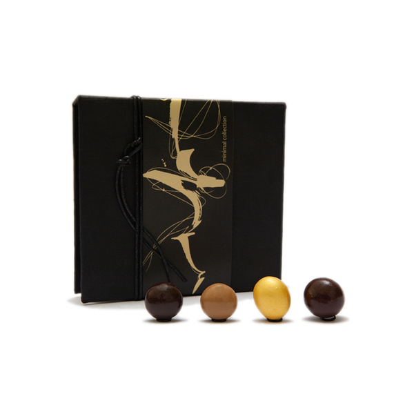 Handmade personalized luxury gift box with gold dragées and assorted coffee dragées.